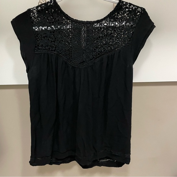 Black Embroidered Mini Sleeve Summer Tshirt by Mandee Women’s Small - Picture 1 of 8